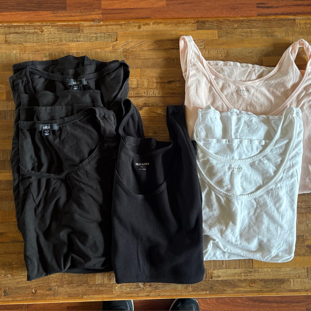 Tank Top Bundle (5 for $25) Old Navy and Ellos VGUC